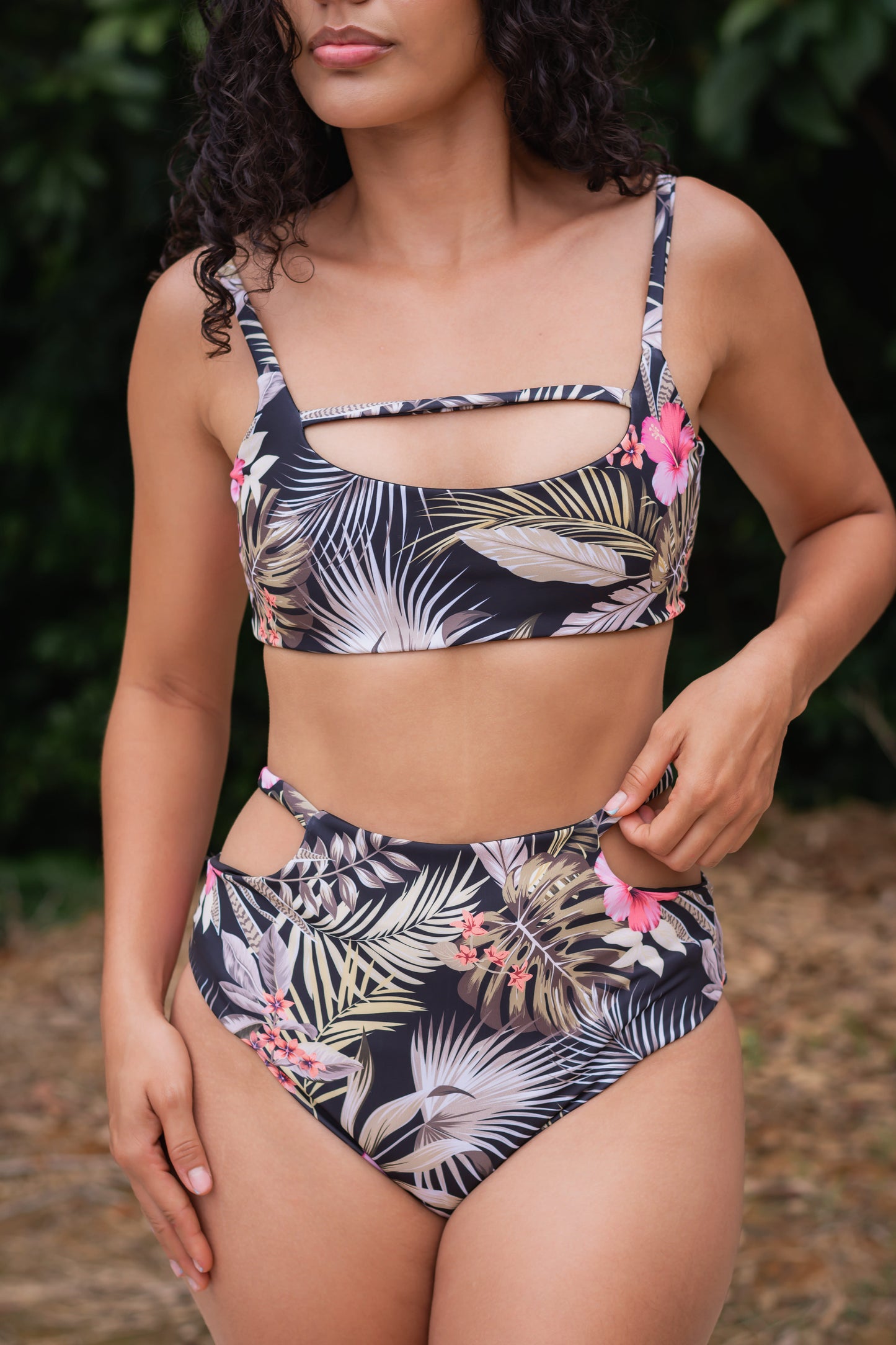 Panty Cut Out Negro floral
